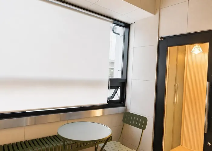 401,20 Minutes To Gangnam Hongdae, Guesthouse, Single Room,itaewon, Shared Bathroom, 아파트 서울특별시