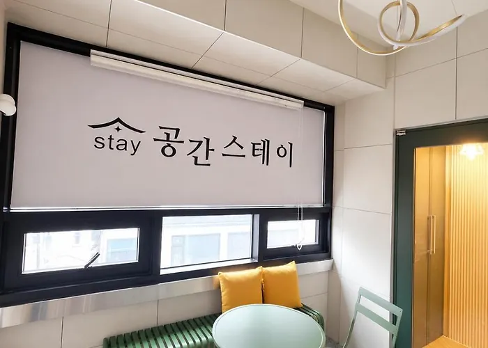 401,20 Minutes To Gangnam Hongdae, Guesthouse, Single Room,itaewon, Shared Bathroom, 아파트 *