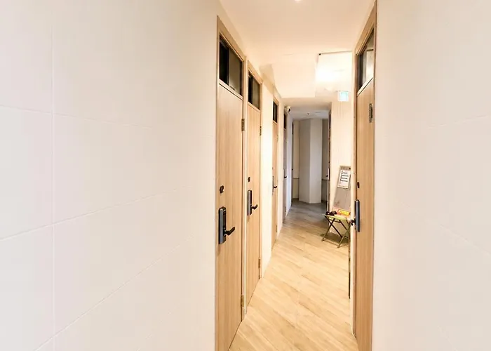 401,20 Minutes To Gangnam Hongdae, Guesthouse, Single Room,itaewon, Shared Bathroom, 아파트