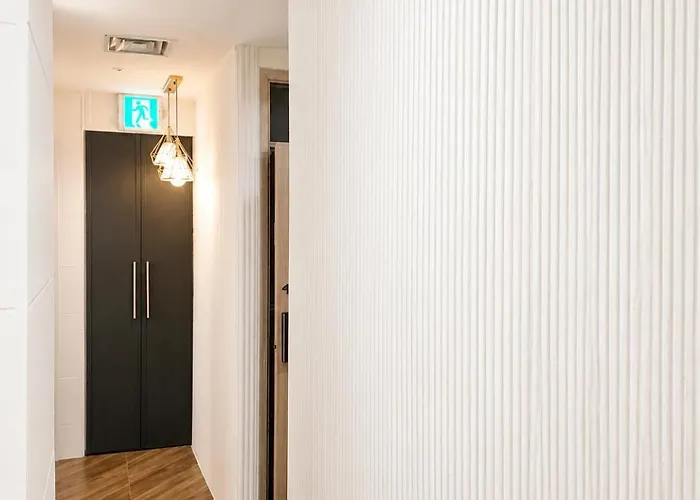 401,20 Minutes To Gangnam Hongdae, Guesthouse, Single Room,itaewon, Shared Bathroom,