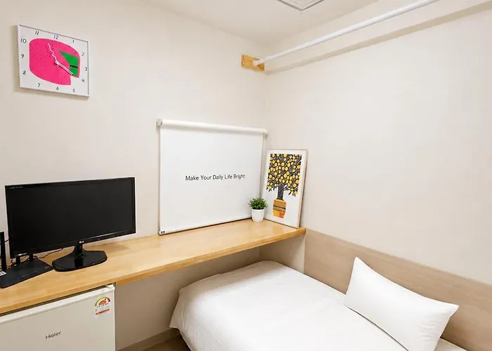401,20 Minutes To Gangnam Hongdae, Guesthouse, Single Room,itaewon, Shared Bathroom, 아파트 *