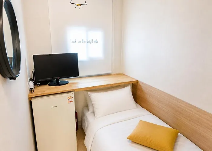 401,20 Minutes To Gangnam Hongdae, Guesthouse, Single Room,itaewon, Shared Bathroom, 아파트 *